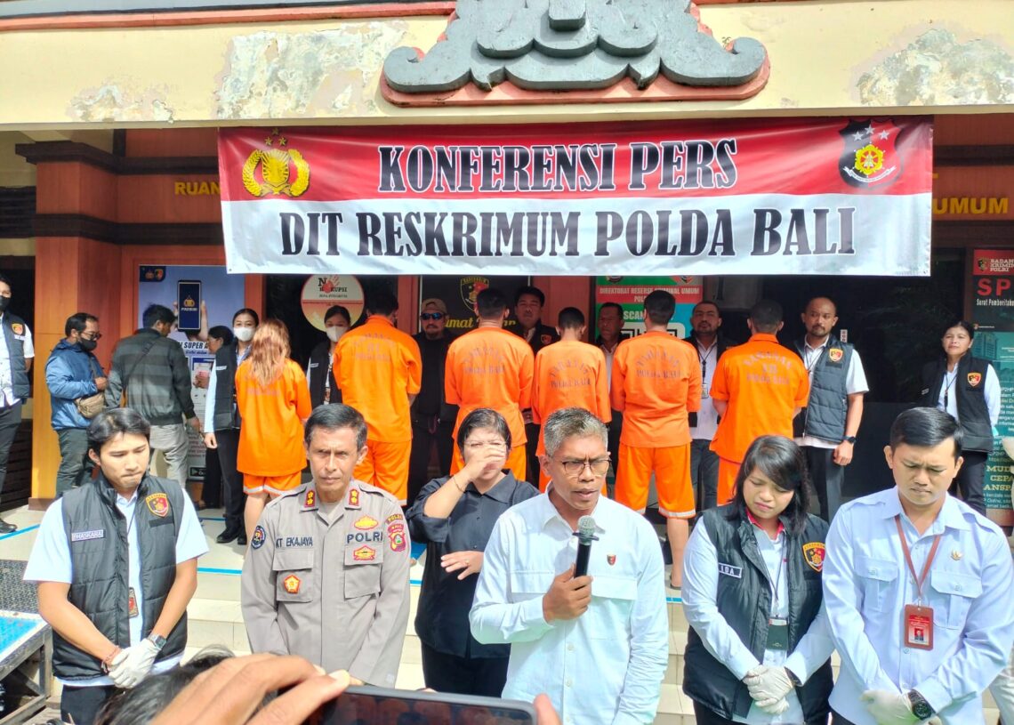 Konferensi pers penetapan 6 tersangka kasus pelecehan seksual terhadap 3 orang pemuda. Balitopik.com