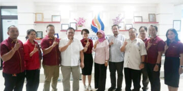 Wakil Rektor I ITB STIKOM Bali, Dr. Roy Rudolf Huizen, ST, MT menerima kunjungan Consulate Generale of the United States of America. Sumber Foto: STIKOM Bali.