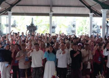 Tim Sosialisasi Program Makan Bergizi Gratis DPR RI saat di Gianyar Bali. -Balitopik.com
