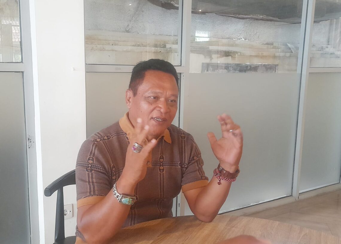 Aktivis antikorupsi, Gede Angastia alias Anggas. -Balitopik.com