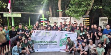 PMNTT UNUD Tanam Mangrove dalam Aksi Reboisasi di Kampoeng Kepiting. Balitopik.com