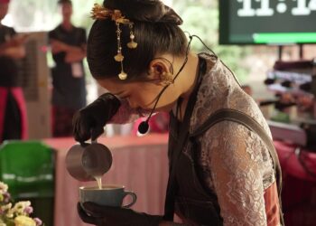 Salah satu finalis lomba barista kopi Bali. -Balitopik.com