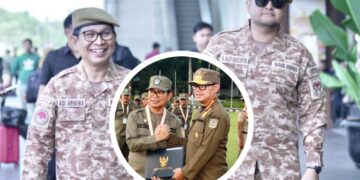 Bupati dan Wakil Bupati Badung I Wayan Adi Arnawa dan Bagus Alit Sucipta menerima penghargaan berupa piagam dan penyematan pin alumni kehormatan IPDN. -Dok/pribadi