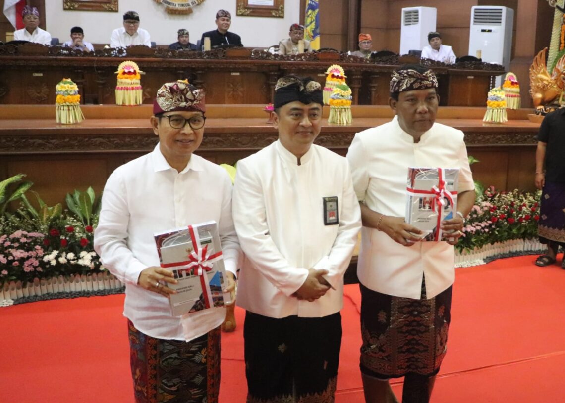 Badung Kembali Raih Opini WTP, Bupati Terima LHP BPK atas LKPD Badung 2024. -IST