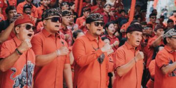 Wakil Bupati Badung Bagus Alit Sucipta alias Gus Bota (tenga). -Balitopik.com