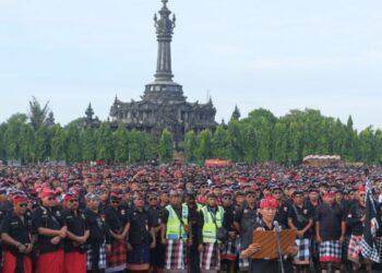 Pecalang se-Bali saat Gelar Agung di Renon beberapa waktu lalu. -IST