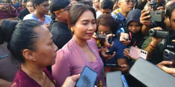 Wakil Menteri Pariwisata (Wamenpar) Ni Luh Puspa didampingi Senator RI untuk Bali Ni Luh Djelantik. -Balitopik.com