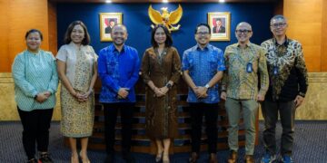 Foto bersama Tim BBF Bali dengan Wakil Menteri Pariwisata dan jajaran. -Balitopik.com