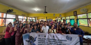 Guru se-Klungkung saat ikut pelatihan Koding dan Pemanfaatan Kecerdasan Artifisial (KA) dalam Dunia Pendidikan. -ITB Stikom Bali