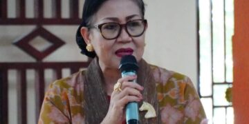 Ibu Putri Suastini Koster