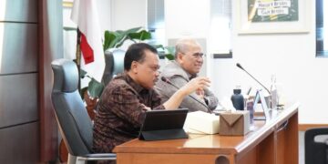Sekretaris daerah (Sekda) Bali, Dewa Made Indra saat pimpin High Level Meeting Tim Pengendalian Inflasi Daerah, Selasa (15/7/2025). -Humas Pemprov Bali.