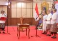 Wakil Gubernur Bali, I Nyoman Giri Prasta saat melantik dua pejabat pimpinan tinggi pratama Pemprov Bali. -Balitopik.com