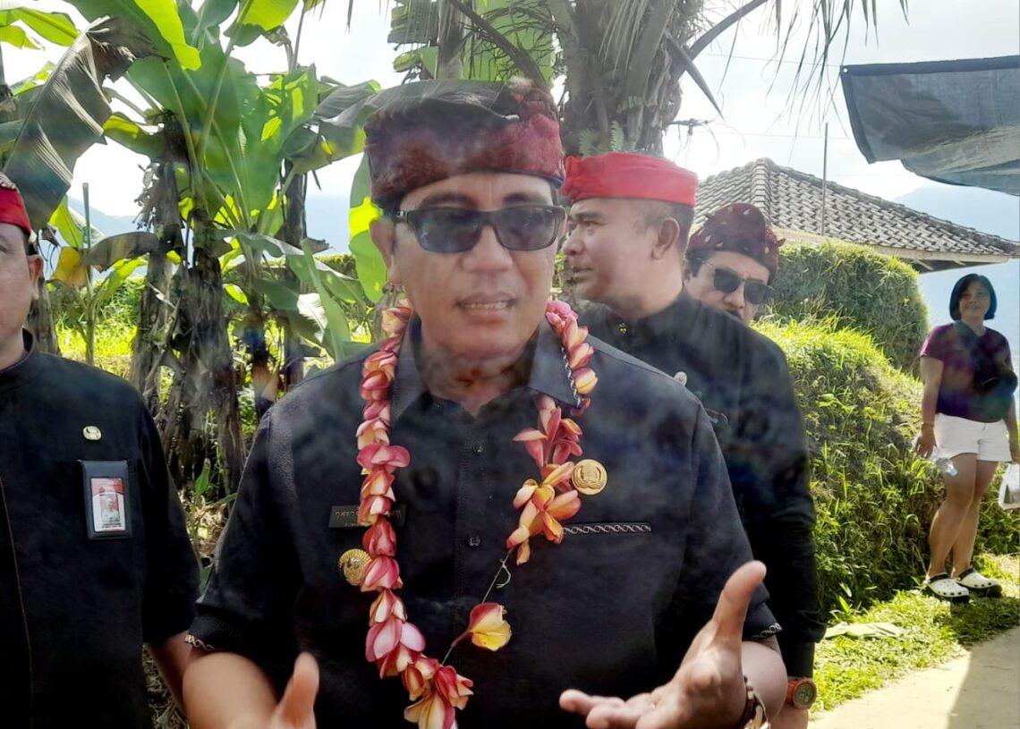 Bupati Tabanan, I Komang Gede Sanjaya usai membuka Festival Jatiluwih keenam tahun 2025. -Balitopik.com
