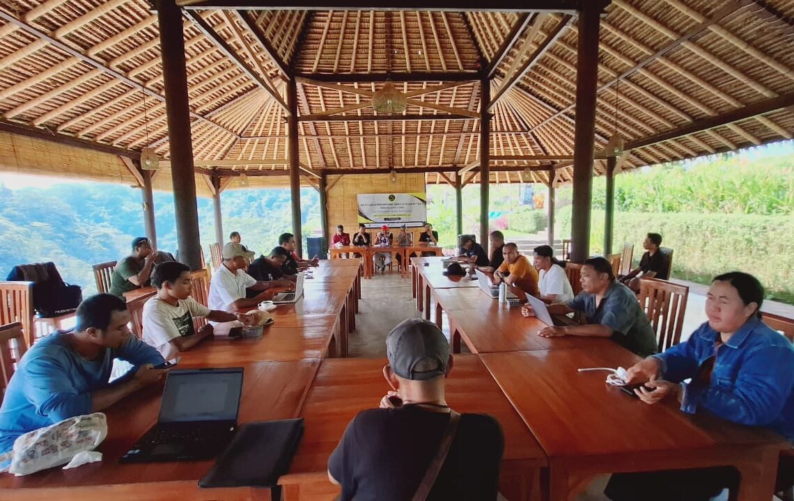 Suasana rapat kerja PENA NTT periode 2025-2028 di Melangit Bali Adventure, Klungkung. -Dokumen PENA NTT