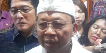 Gubernur Bali Wayan Koster didampingi Wakil Gubernur Bali I Nyoman Giri Prasta. -Balitopik.com