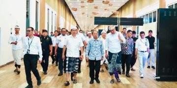 Gubernur Bali Wayan Koster saat meninjau Bandara Internasional I Gusti Ngurah Rai, Bali. -IST/Balitopik.com
