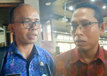 Kolase: Kepala Dinas Kehutanan dan Lingkungan Hidup (DKLH) Provinsi Bali, I Made Rentin (kiri) dan Kepala Seksi (Kasi) Pengendali Operasi Bidang Pidana Khusus Kejati Bali, Dr. A.A. Jayalantara. -Balitopik.com