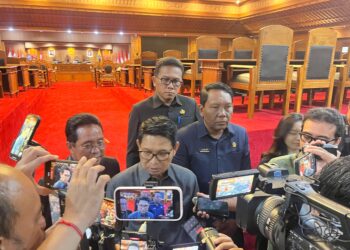 Bupati Badung I wayan Adi Arnawa didampingi Ketua DPRD Badung I Gusti Anom Gumanti. -Balitopik.com