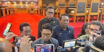 Bupati Badung I wayan Adi Arnawa didampingi Ketua DPRD Badung I Gusti Anom Gumanti. -Balitopik.com