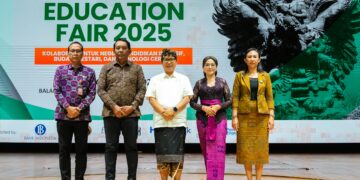 Bupati Badung I Wayan Adi Arnawa dan Ketua DPRD Badung I Gusti Anom Gumanti saat membuka Badung Education Fair Tahun 2025. -IST/Balitopik.com