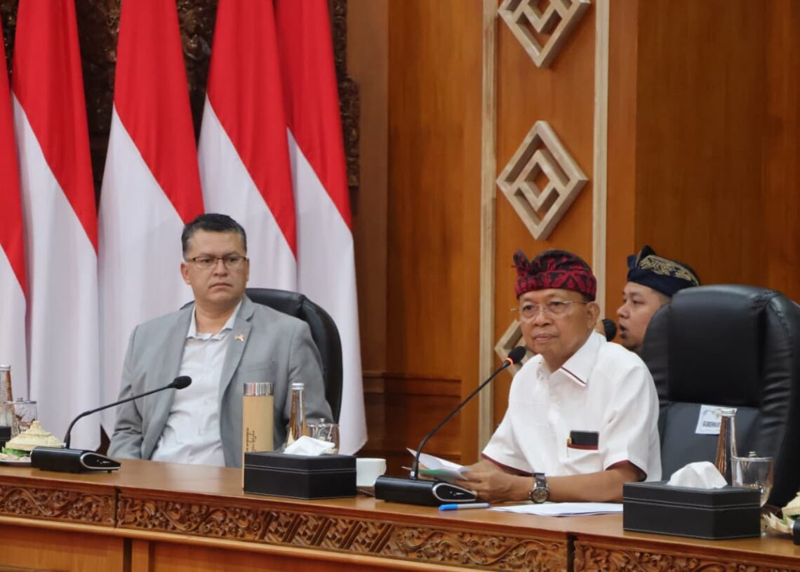 Gubernur Bali Wayan Koster menerima kunjungan anggota Dewan Perwakilan Rakyat Negara Bagian Arizona, Amerika Serikat. -Balitopik.com