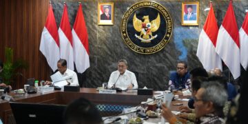 Menteri Koordinator Bidang Pangan Zulkifli Hasan saat memimpin Rapat Koordinasi Terbatas (Rakortas) Nasional Pemantapan Pembangunan PSEL di Jakarta. -IST/Balitopik.com