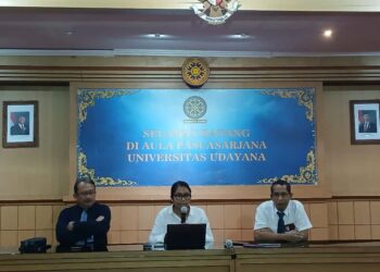 Foto: Pihak Universitas Udayana konferensi pers terkait kematian Timothy Anugerah Saputra. Sumber: Julio/wacanabali.com