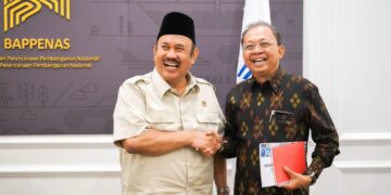 Menteri Perencanaan Pembangunan Nasional (PPN)/Kepala Badan Perencanaan Pembangunan Nasional (Bappenas) Prof Rachmat Pambudy (kiri) dan Gubernur Bali Wayan Koster. -IST/Balitopik.com