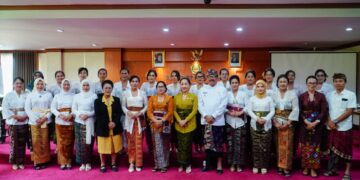 Pelantikan dan pengukuhan Pengurus WHDI dan GOW Kabupaten Gianyar. -Balitopik.com