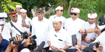 Gubernur Koster Ajak Krama Bali Lestarikan Kearifan Lokal Lewat Perayaan Tumpek Wariga di Pura Pengubengan Besakih. -Balitopik.com
