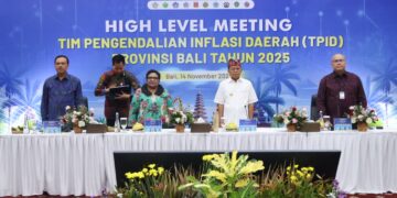 Gubernur Bali Wayan Koster saat hadiri High Level Meeting (HLM) Tim Pengendalian Inflasi Daerah (TPID) Provinsi Bali Tahun 2025. -Balitopik.com