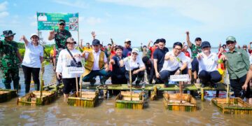 Aksi Gotong Royong Semesta Berencana Penanaman Pohon dan Bersih Sampah Tahap II. -IST/Balitopik.com