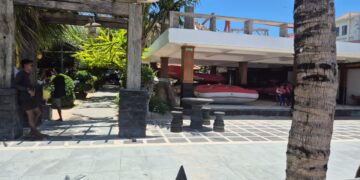 Bangunan usaha olahraga air (watersport) di bibir Pantai Tanjung Benoa, Jalan Pratama, Kelurahan Tanjung Benoa, Kuta Selatan. -Balitopik.com