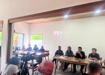 Koalisi PULIHKAN Bali saat gelar konferensi pers di Denpasar. -Balitopik.com