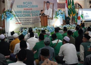 Wakil Gubernur Bali I Nyoman Giri Prasta saat memberikan sambutan saat ikut Ngaji Kebangsaan oleh DKM Masjid Agung Al-A'La, PHBI Masjid Agung Al-A'La, bersama PC GP Ansor dan PC Fatayat NU di Kabupaten Gianyar. -Balitopik.com