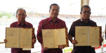 Foto dari Kiri: Gubernur Bali, Wayan Koster, Gubernur NTB, Lalu Muhamad Iqbal dan Gubernur NTT, Emanuel Melkiades Laka Lena. -Balitopik.com