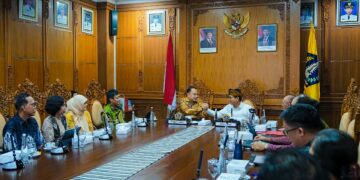 Bupati Badung I Wayan Adi Arnawa menerima kunjungan resmi Wali Kota Surabaya, Eri Cahyadi. -IST/Balitopik.com