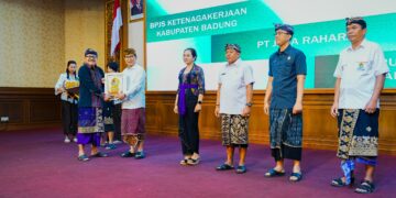 Pemkab Badung Serahkan Piagam Penghargaan TJSP Kepada 94 Perusahaan. -IST/Balitopik.com