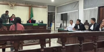 Suasana sidang lanjutan kasus PT UKI dengan agenda pemeriksaan saksi. -Balitopik.com