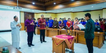 Bupati Adi Arnawa Lantik saat Direksi Perumda Pasar Dan Pangan Mgs Periode 2026–2031. -Balitopik.com