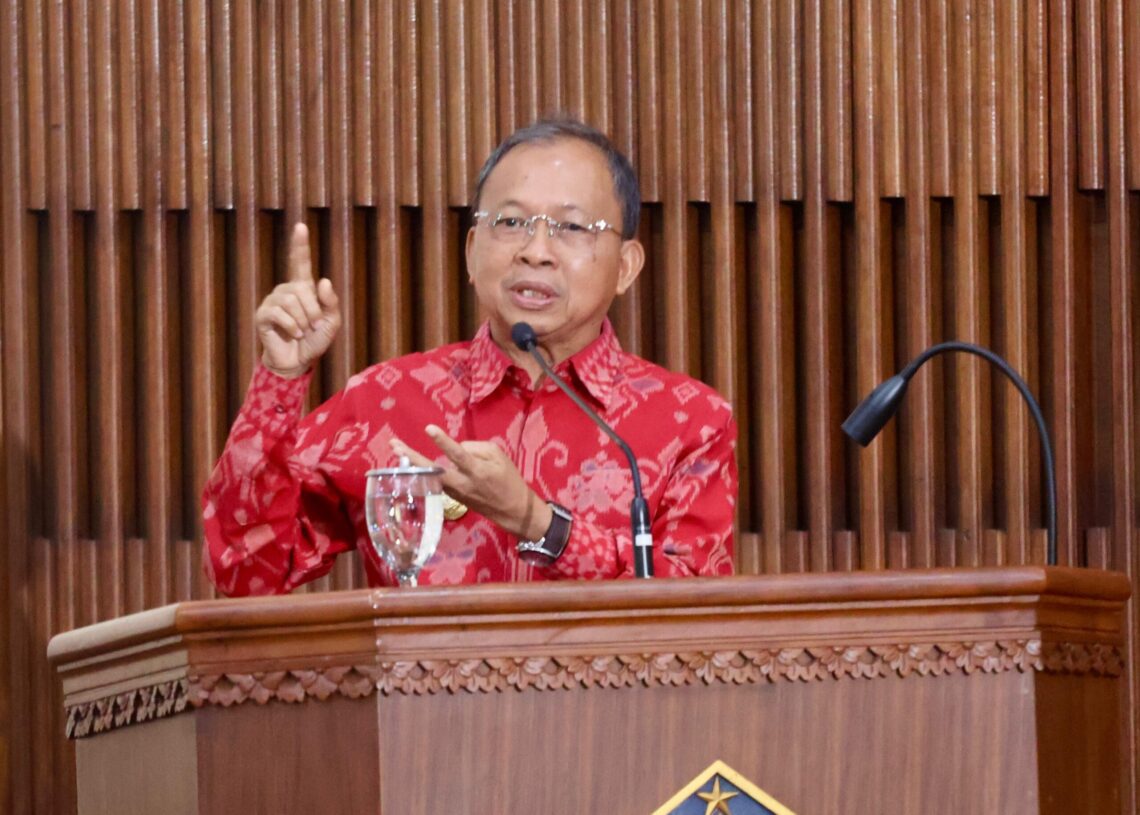 Gubernur Bali Wayan Koster. -Balitopik.com