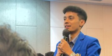 Adrianus Todang saat menyampaikan keresahannya kepada Wakil Gubernur NTT dalam sebuah dialog di Denpasar. -Balitopik.com