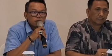 Kakanwil BPN Provinsi Bali I Made Daging (kiri) dan kuasa hukumnya Gede Pasek Suardika. -IST/Balitopik.com