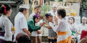 Upacara Rsi Yadnya Apodgala Sulinggih pada Redite Umanis Merakih, Minggu (4/1/2026).