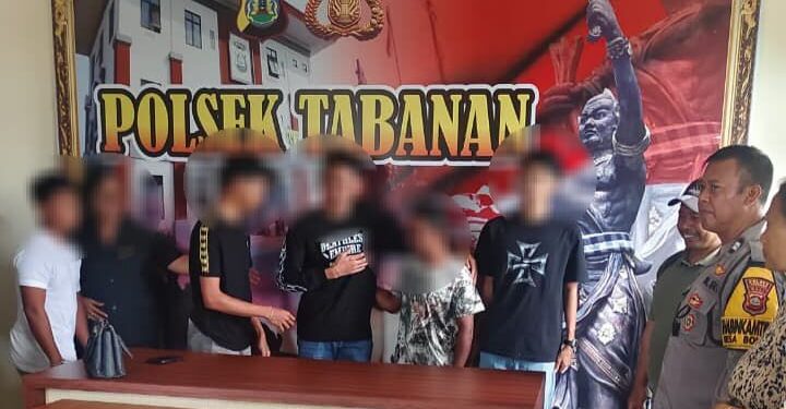 Foto: Korban dan para pelaku saat saling memaafkan dan disaksikan oleh pihak-pihak terkait. -Balitopik.com