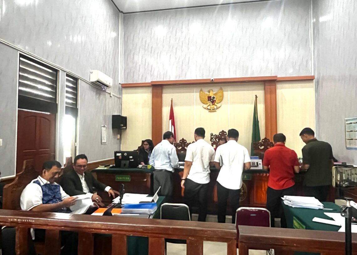 Suasana sidang praperadilan dengan agenda keterangan ahli dari termohon Polda Bali. -Balitopik.com