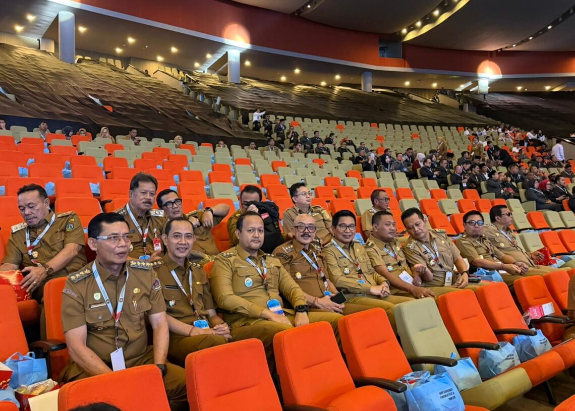 Bupati dan Wakil Bupati Badung I Wayan Adi Arnawa dan Bagus Alit Sucipta serta OPD terkait saat ikut Rakornas. -IST/Balitopik.com