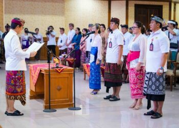 Bupati Badung I Wayan Adi Arnawa saat melantik 234 Pejabat Pemkab Badung. -IST/Balitopik.com