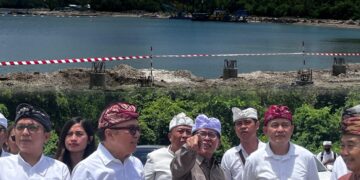 Pansus TRAP DPRD Bali saat tinjau proyek Marina di Serangan. -Balitopik.com