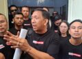 Kuasa hukum I Made Daging, Gede Pasek Suardika (tengah) didamping tim hukum lainnya. -Balitopik.com